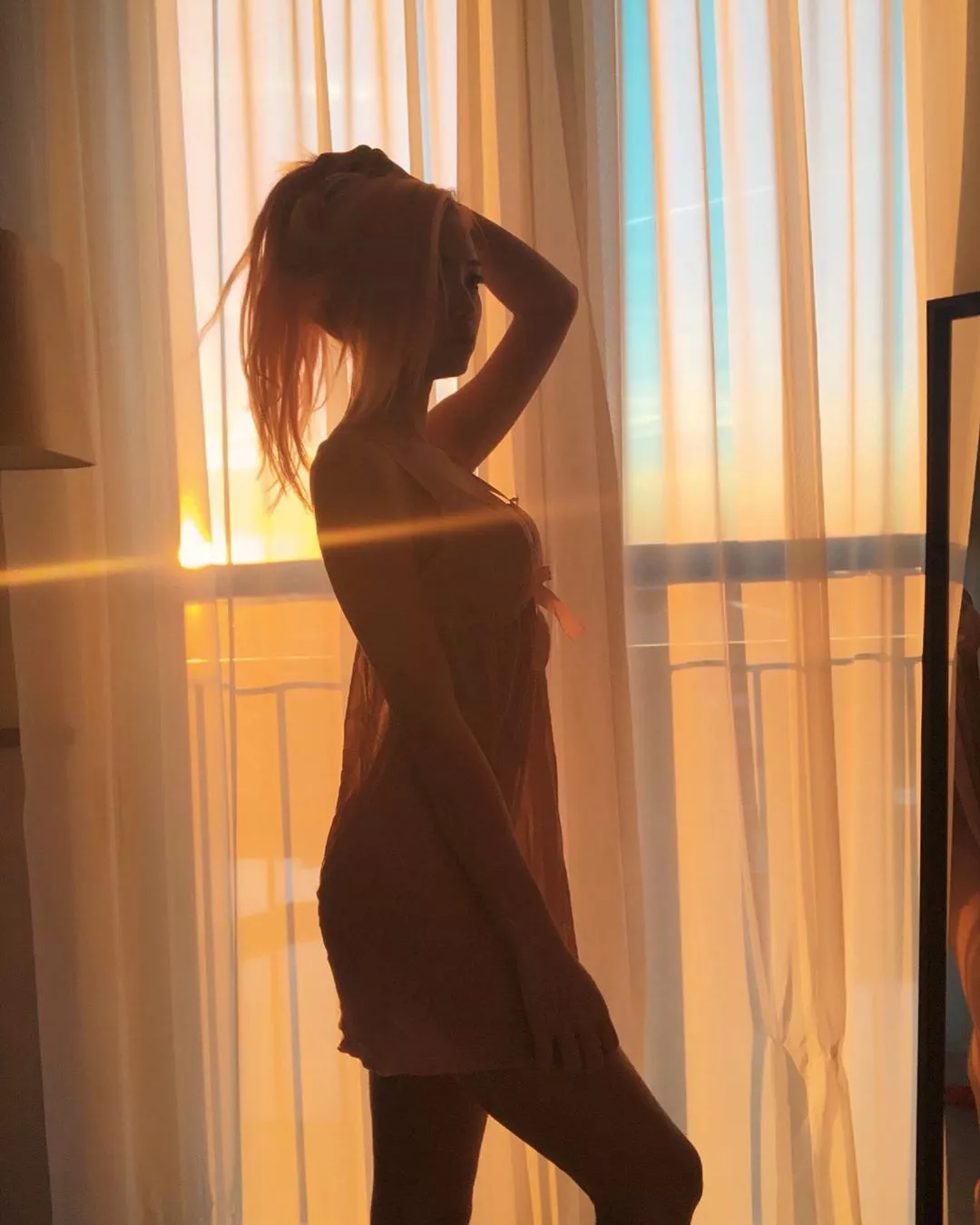 Vyvan Le posted by MintyFroggy