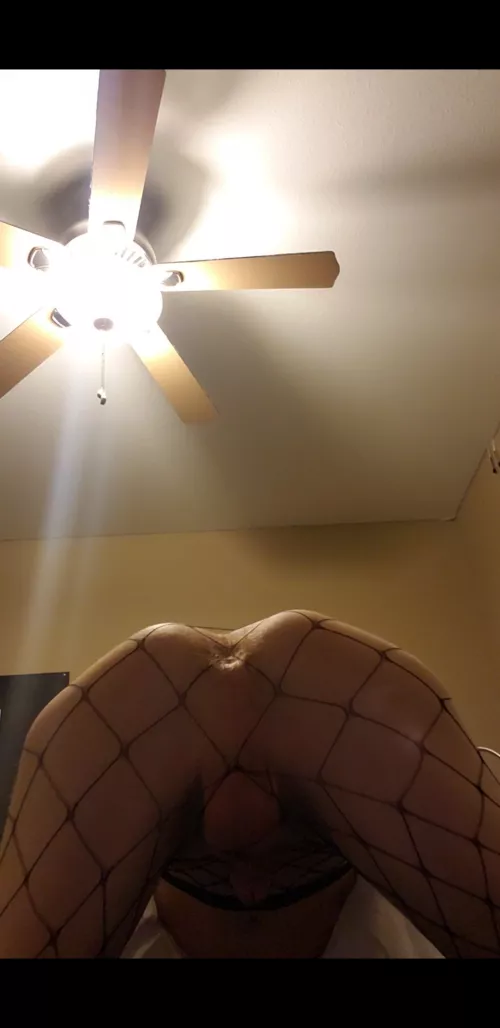 waiting for a pretty girl to take advantage of me by MilkWithChunks