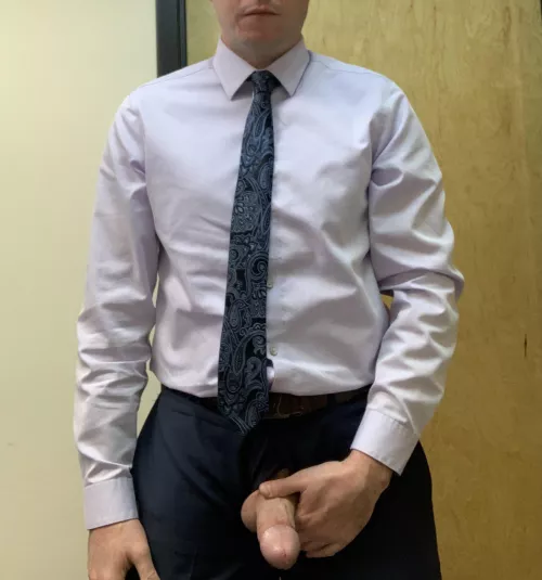 Waiting for my next office appointment… by TheBareBear88