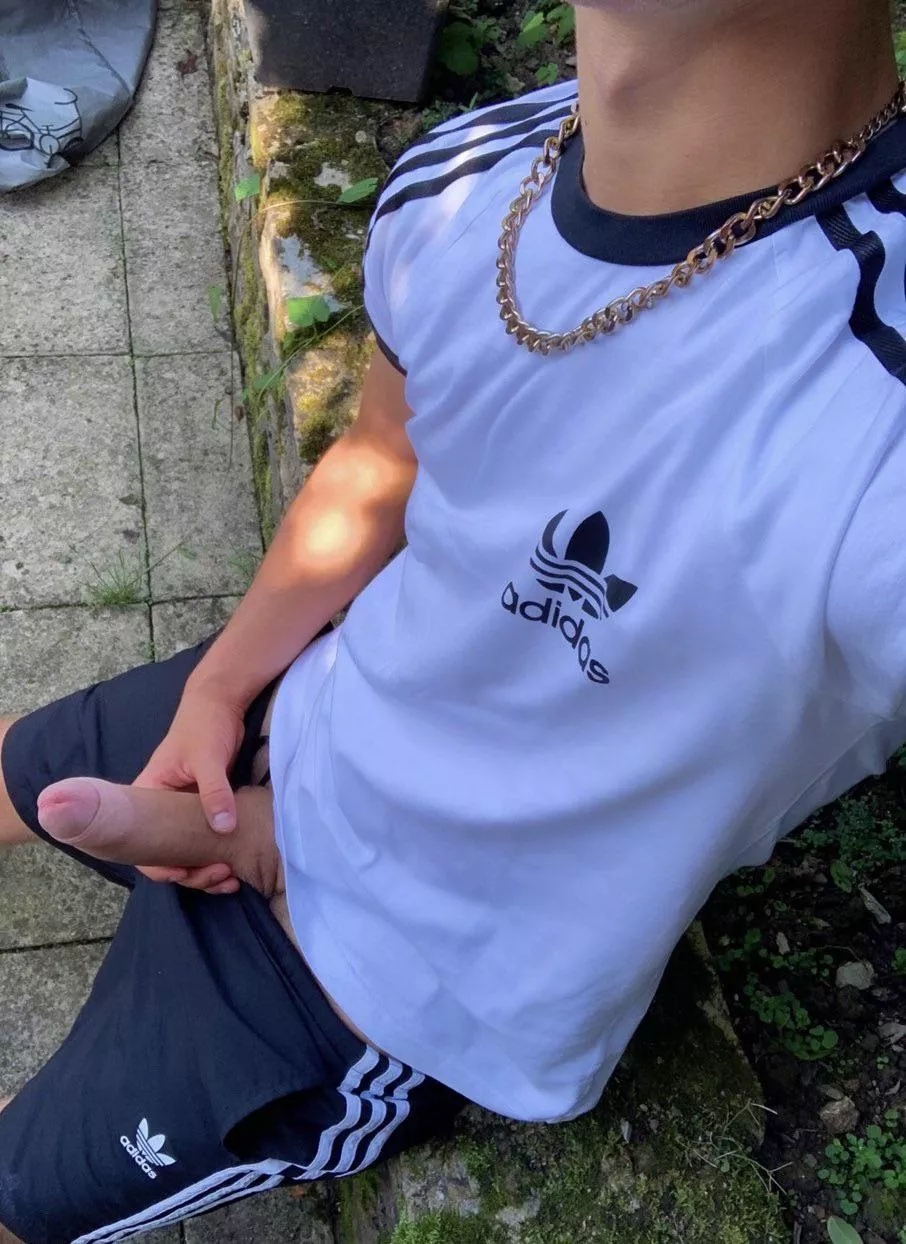 waiting for some stranger to have fun posted by Charlieeetwink