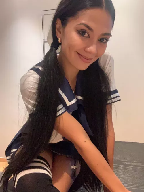 Waiting for someone to pull MY hair, will it be you? by asia_valentina