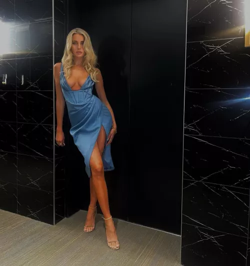 Waiting for the elevator by NewUploader1