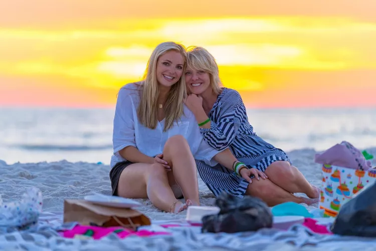 Waiting for you on the beach by gooningaccount