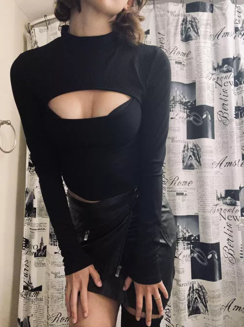 Waiting to kneel at the altar… 21F by quarantinesday