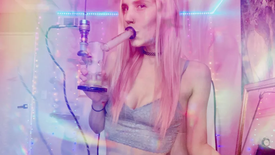 Wake and bake !💚 by autumnkayydotcom