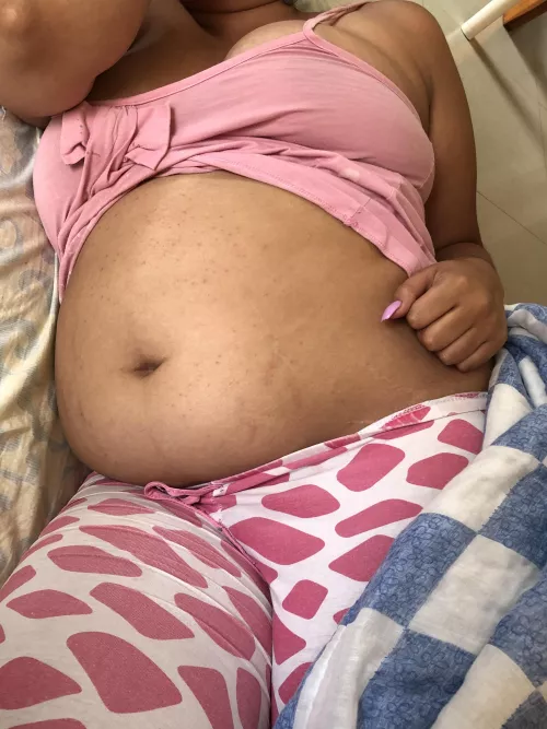 waking up feeling hungry by Jessimarleyn