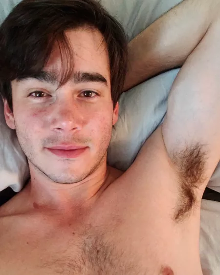 Waking up to start the day by livingundercover