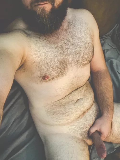 Wanna chill on the couch with me? by Saculonin