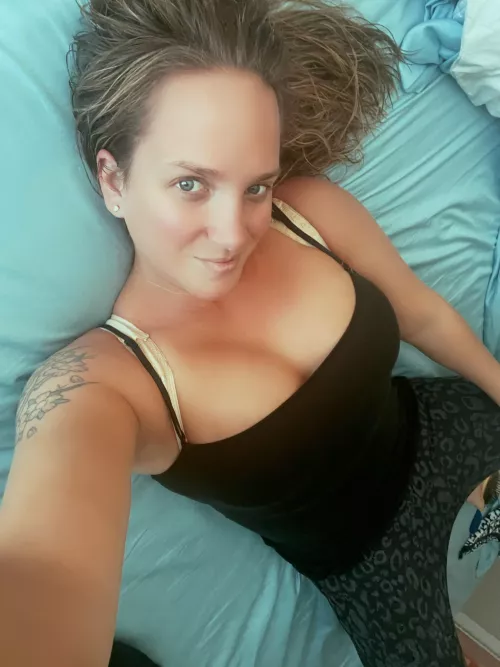 Wanna climb on top? [OC] by BlueEyeBella1010