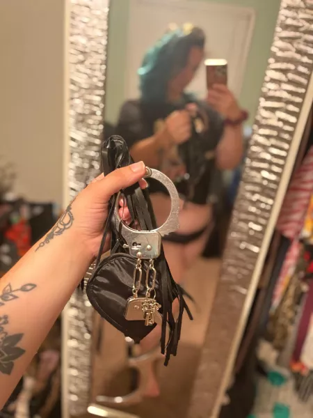 Wanna come show me how to use these things? 🥺 by Daisy-girl97