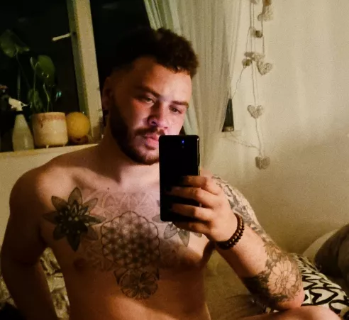 wanna come to bed ? by SamsonU-K