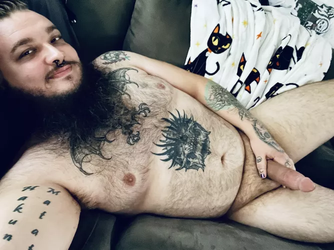 Wanna cuddle? 👻 by Linkenstein1