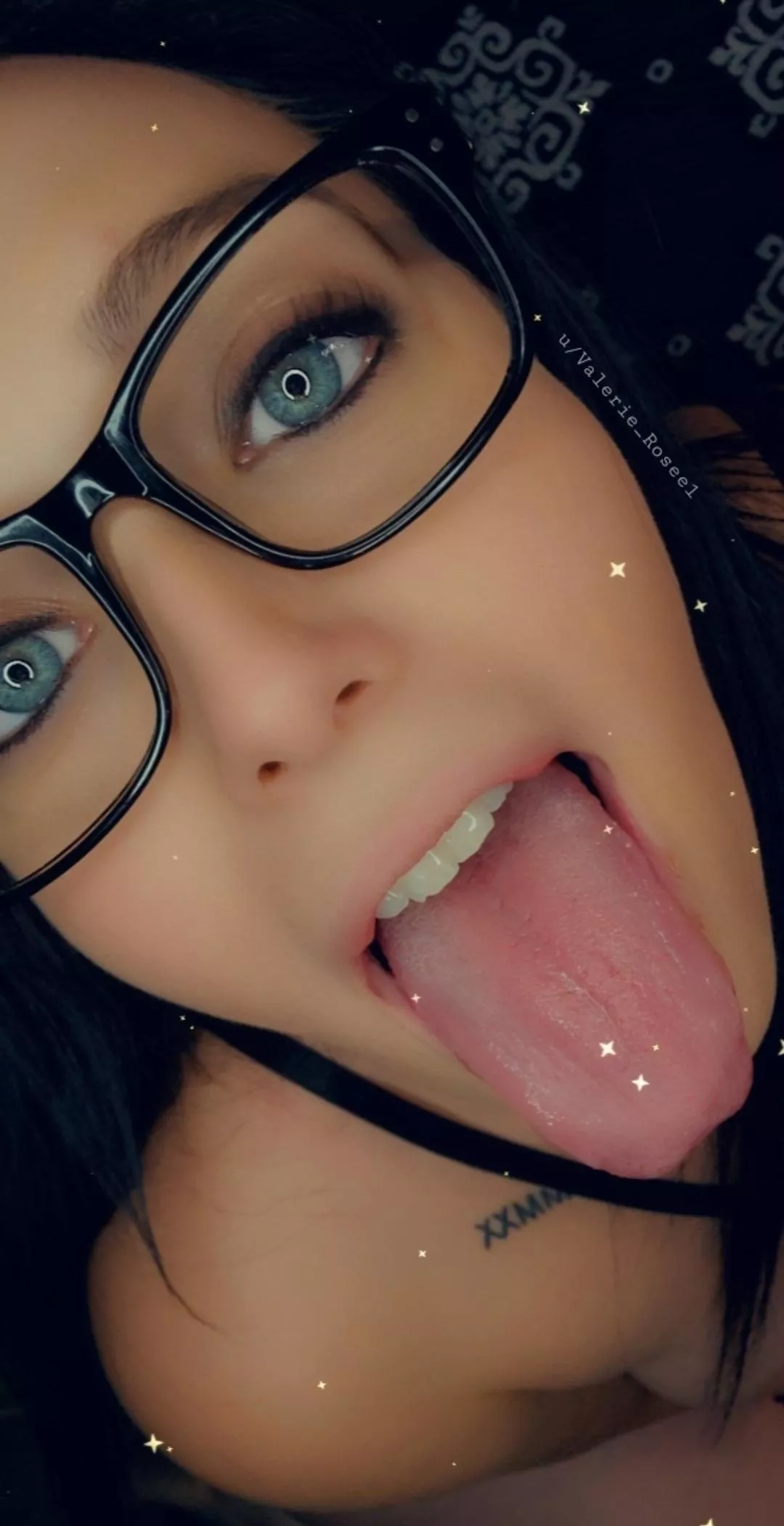 Wanna cum on my face? posted by Valerie_rosee1
