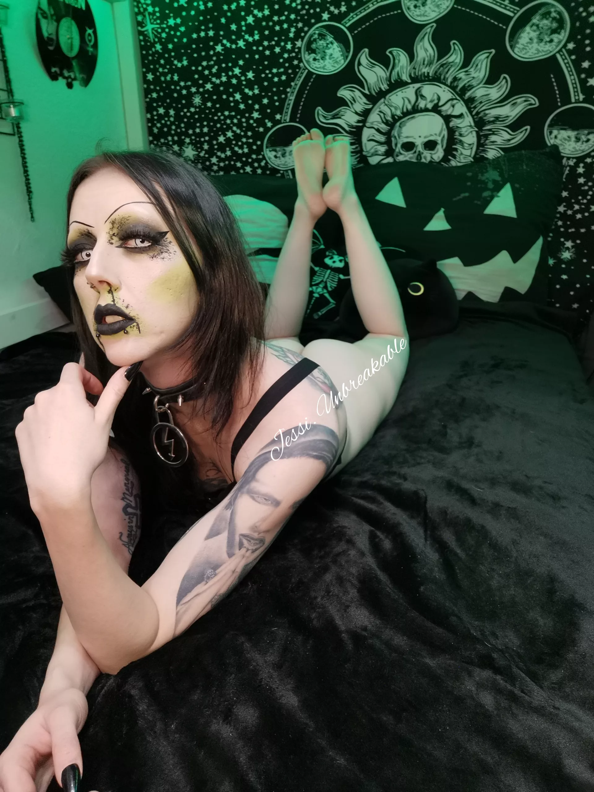 Wanna cum on them? 😈 posted by jessunbreakable