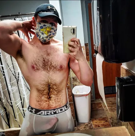 Wanna feel my bulge bro? 🍆💪 by GymBruhReddit