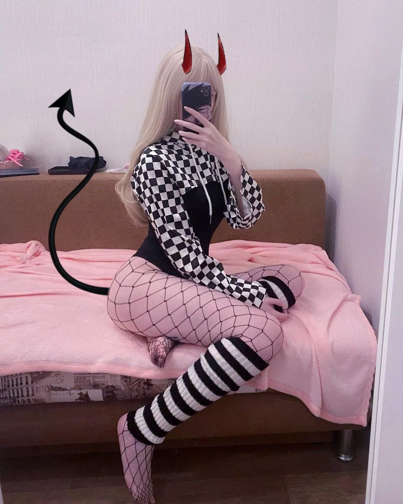 wanna hangout in my room with me?😉 posted by Kaguyaxoxo