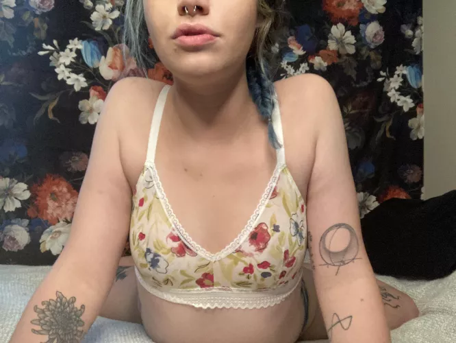 Wanna have a sleepover? by lenalefleur