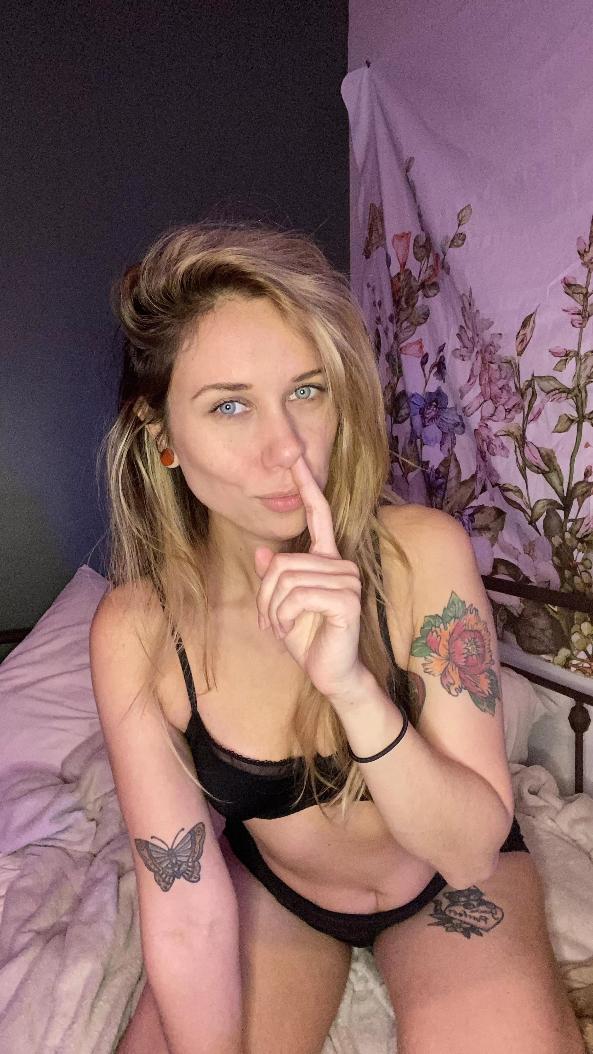 Wanna help me find gold, love? 😂 posted by CloverRayofSunshine