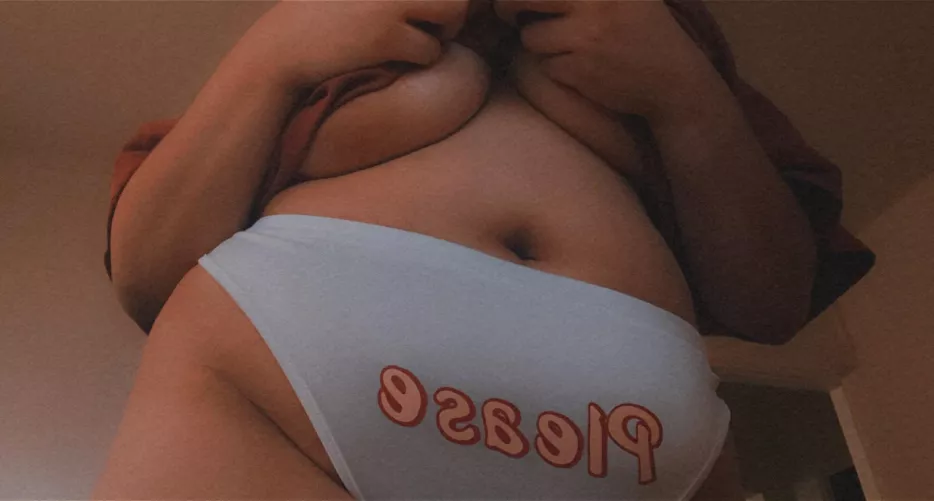 Wanna hug?💕 by littlebitch_pup