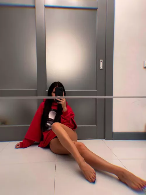 Wanna hug you by Weak-Echo-1243