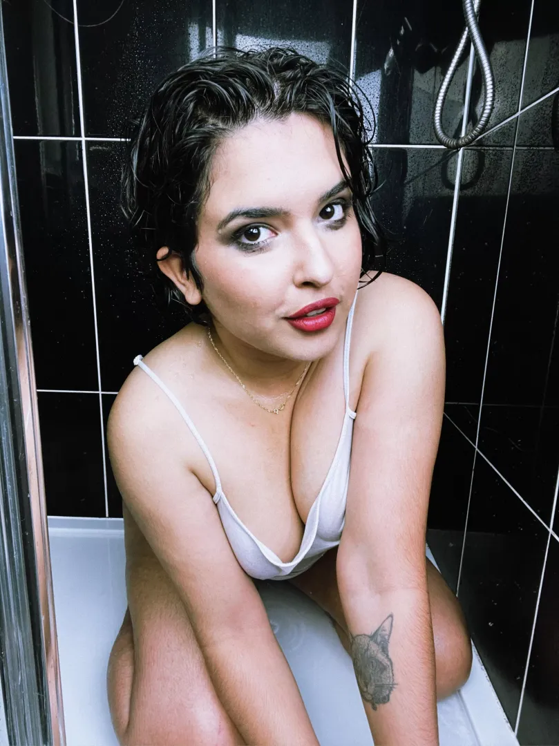 Wanna join me in the shower? [oc] posted by MayaPetitee