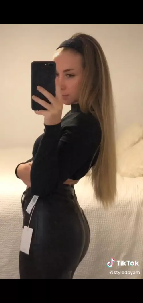 Wanna join my shiny snapchat group ( link in comments) by BdSexualMesage