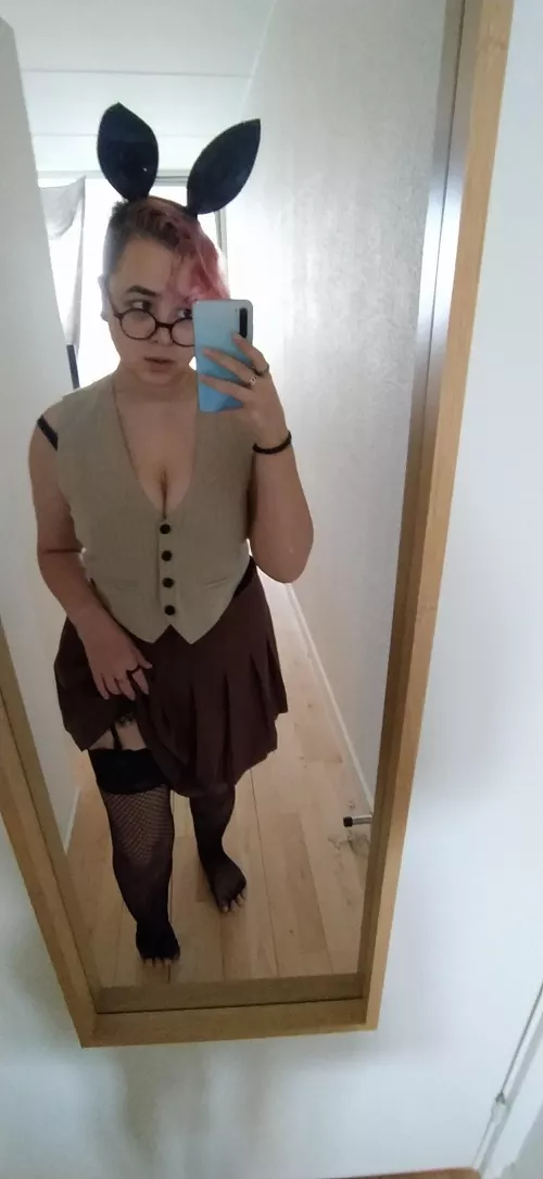 Wanna kiss or fuck when the clock rings 12? ❤ by MisstressSuzy