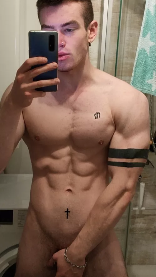 Wanna know what's underneath?😈 by maestetix