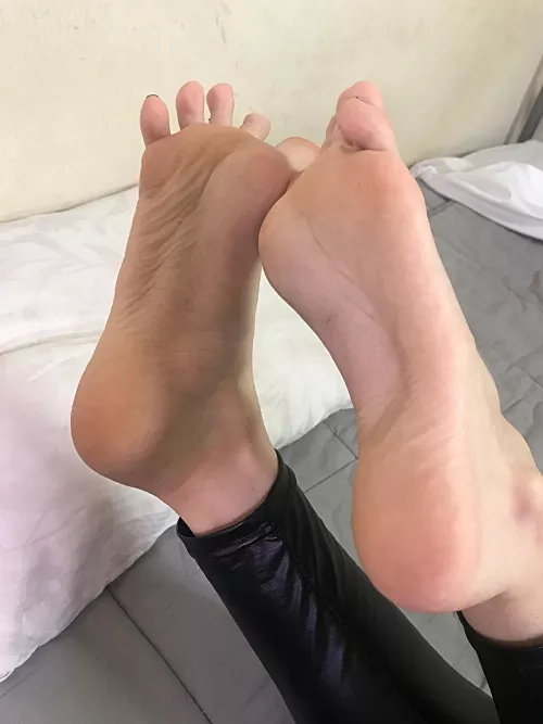 Wanna lick and suck my soles? by Juliadomaina