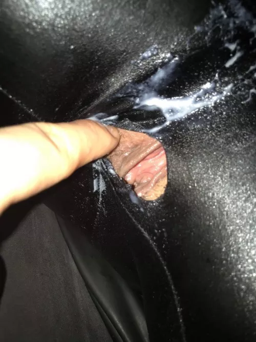 Wanna masturbate together?💕💦 by MidnightMore8243