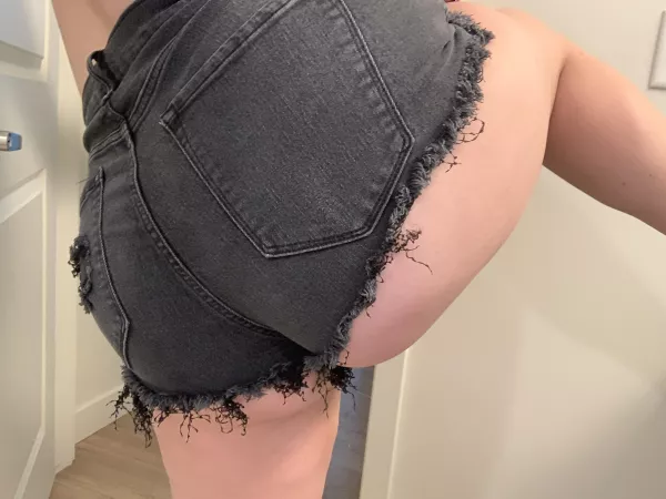 Wanna play? 💦 by clo69b