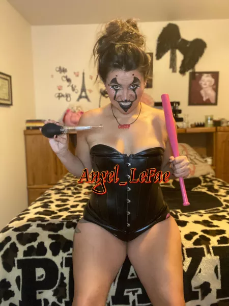 Wanna play a game? I call it “I’m going to make you my bitch” 😈