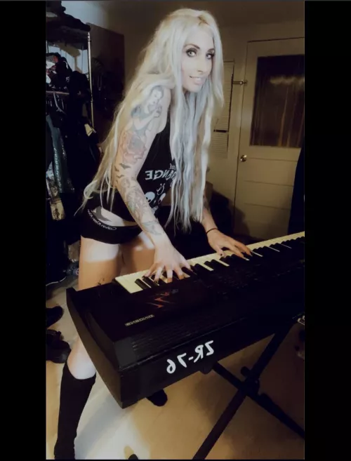 Wanna play? by MissLunaLong