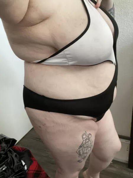 Wanna play with me? by Jasmellox