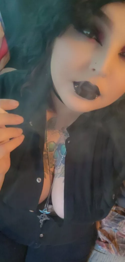 Wanna puff by MizzDabQueen707