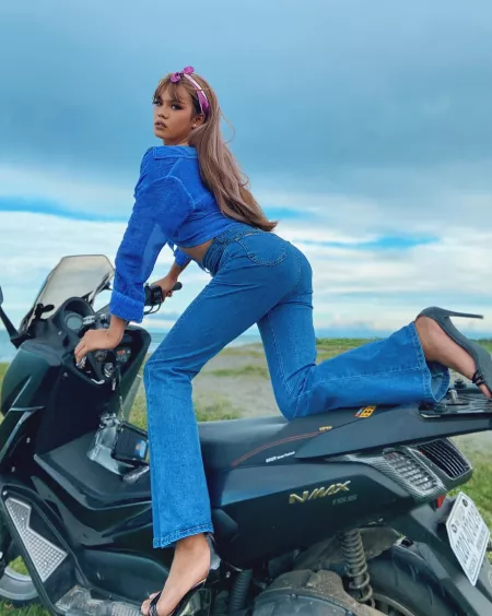 Wanna ride with me? by Excellent_Let_3940