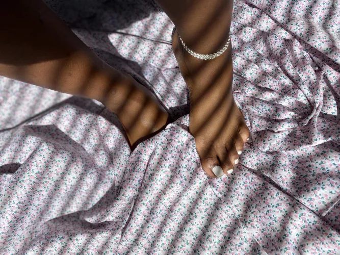 Wanna see more than my toes? by oxredxf