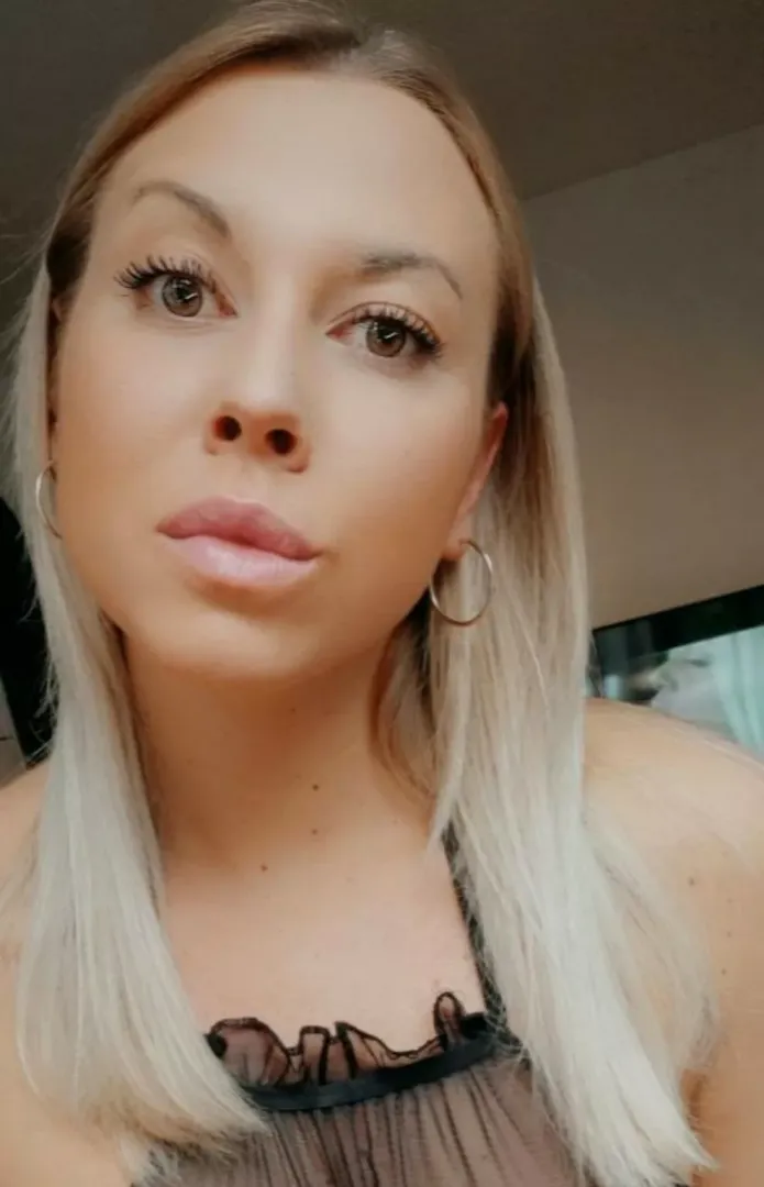 Wanna see my hole dress ? ❤ posted by Paulabenz