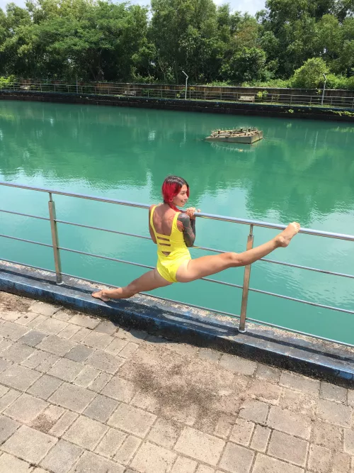 Wanna see the view from below? by yummyneko