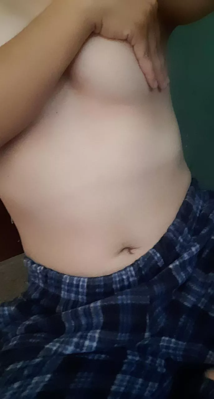 Wanna see what is under my hand? Discounts in premade content for Christmas!!!😏😏 VIDS, PICS, DRIVE FOLDER, COCK RATES, CAM2CAM, ROLEPLAY [Selling] / kik & Telegram Lovedoll0 - I do saliva play, anal and other fetishes posted by LoveDoll0