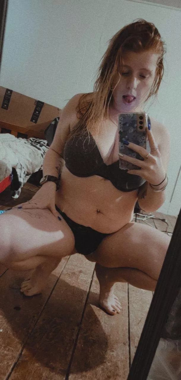 Wanna see what this tongue can do? posted by Miranda987