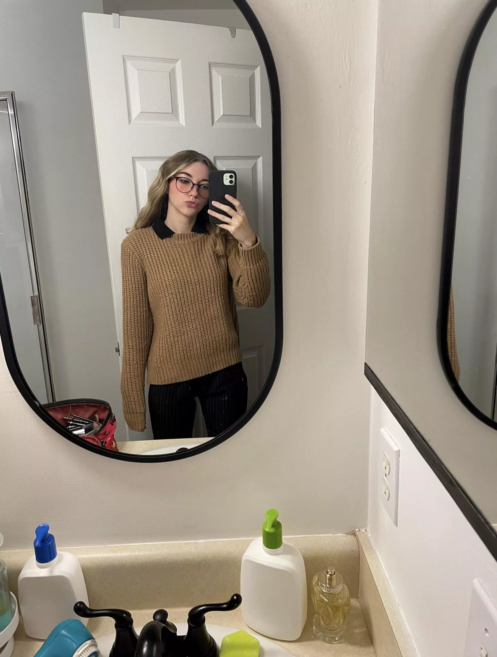 wanna see what’s under my sweater? posted by Kyliesfeettt