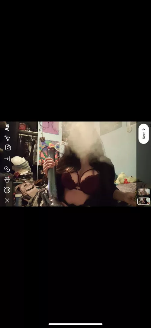 Wanna sesh? by xxxdreadxxx1