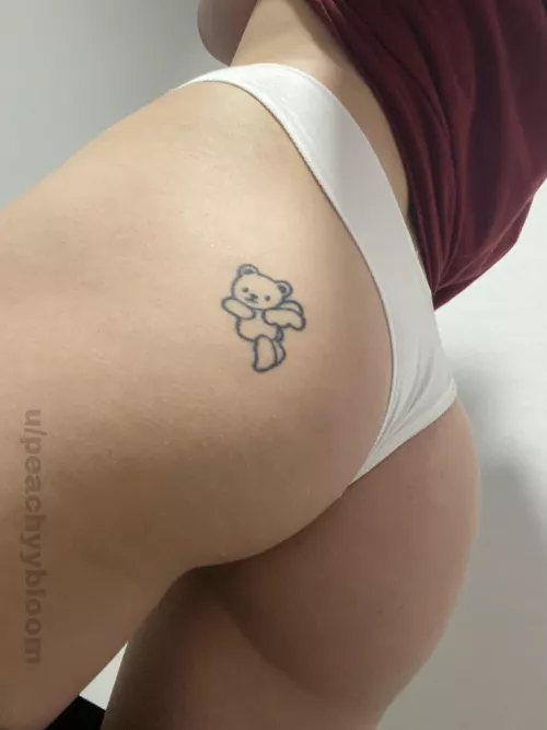 Wanna spank me till my ass turn red?;) by peachyybloom