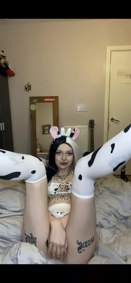 wanna take a look? by freakonaleash47