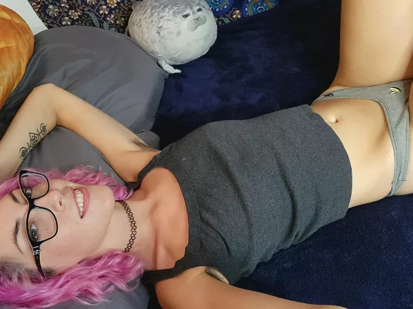 Wanna take it easy this weekend and spend the day cuddling? 🥰 by OceaWave