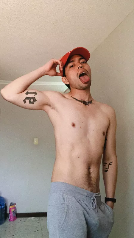 Wanna taste? 👅 I have a lot to things to show you 🔥check te comments by GailWin