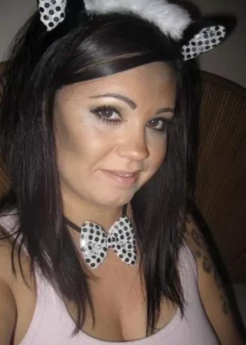 Wanna watch me suck my toes daddy? Follow me on Only Fans @luvthesetoes by Thevalleyofthesun