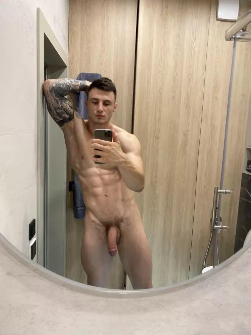 Wanna watch Netflix while you sucking my dick by Max_barz