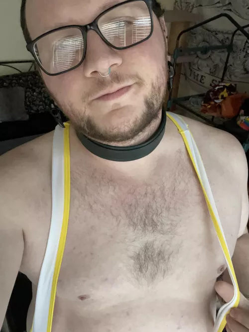 Wanna wrestle in bed? 😁 by Tomichusan